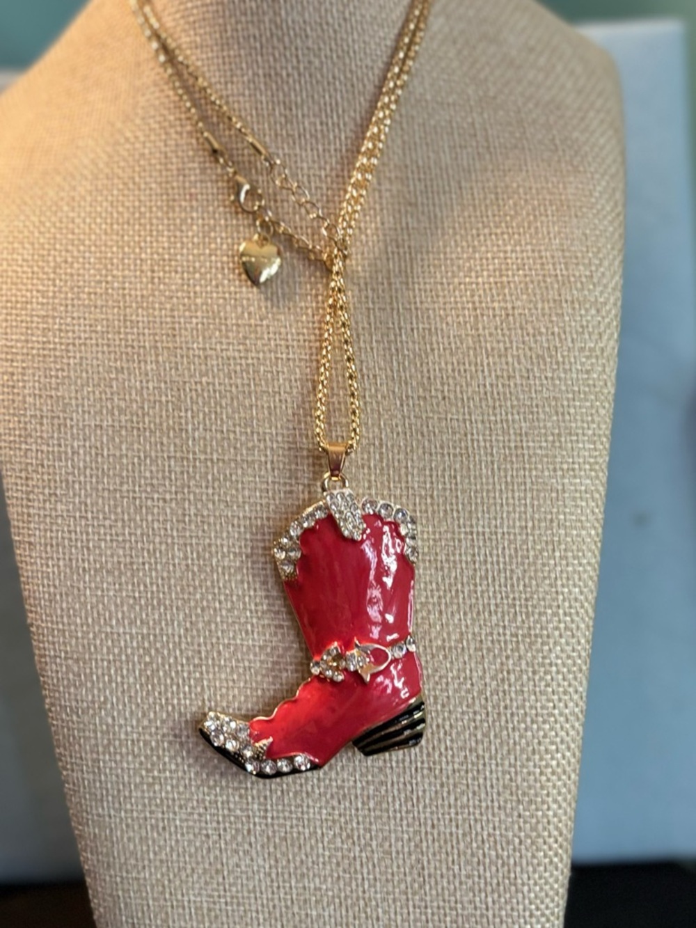 Betsey Johnson red Cowboy boots necklace NWT - Picture 3 of 4